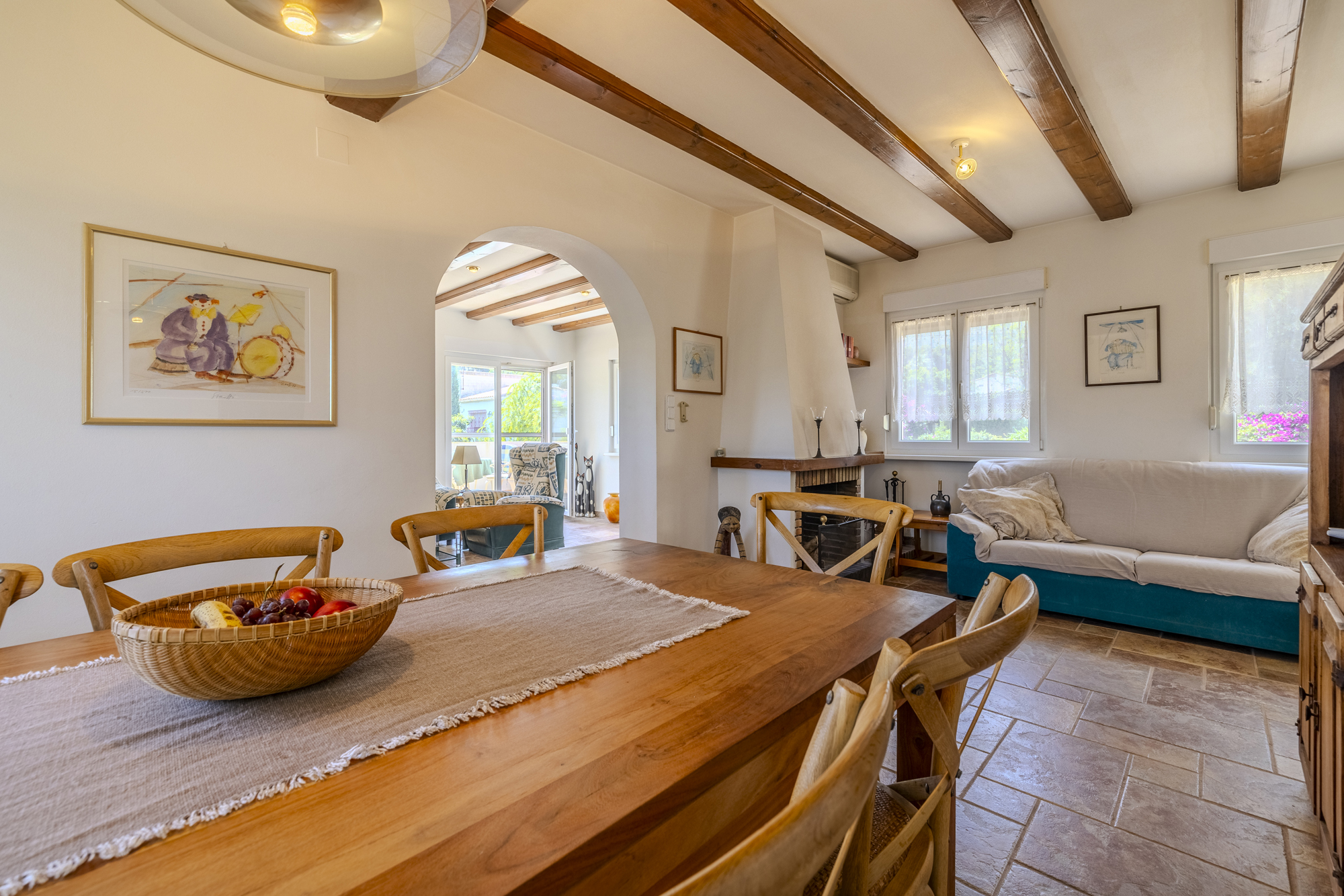 Villa Candela – Luftaufnahme senkrecht mit Pool und Garten
